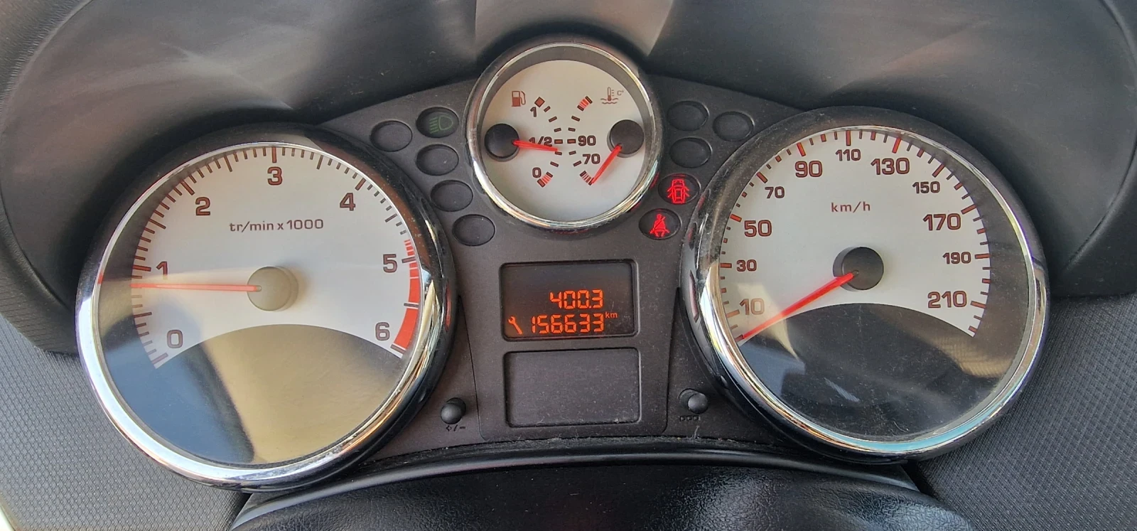 Peugeot 207 1.6hdi реални км., снимка 15 - Автомобили и джипове - 53759190