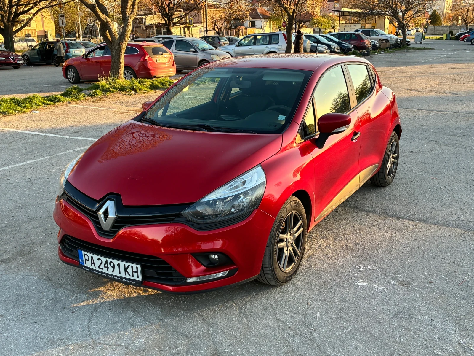 Renault Clio, снимка 2 - Автомобили и джипове - 54175296