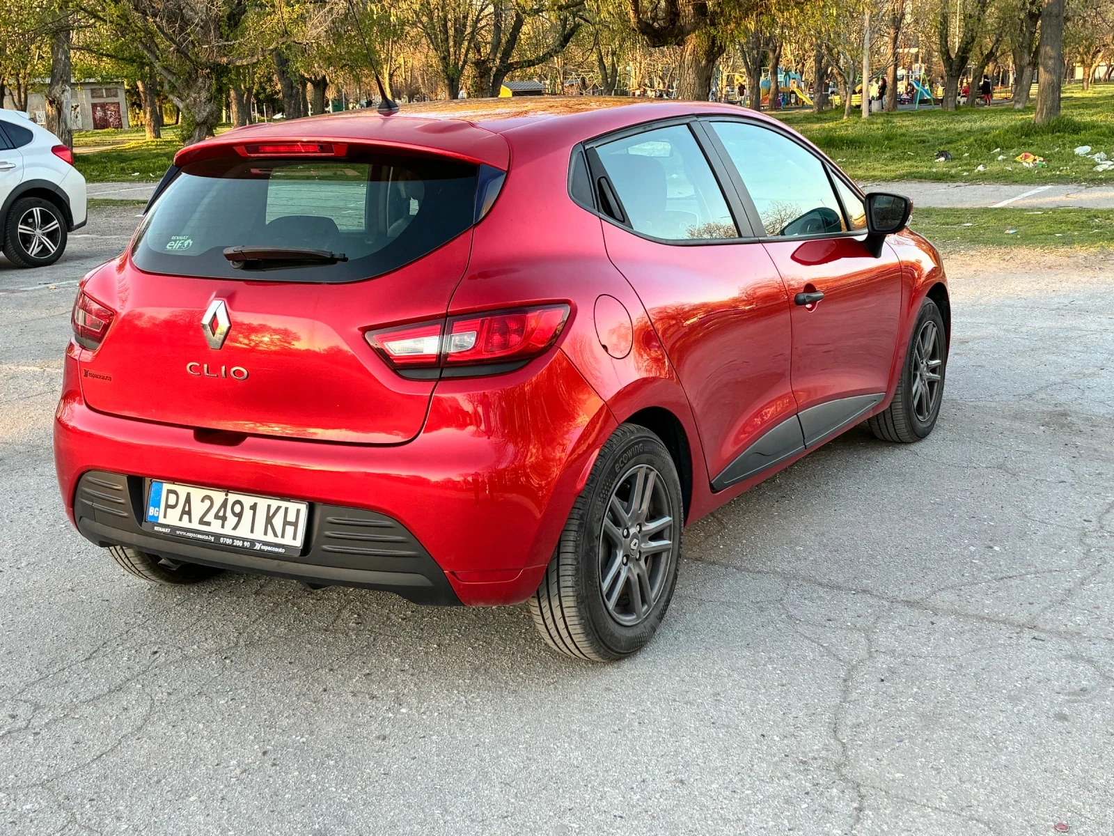 Renault Clio, снимка 3 - Автомобили и джипове - 54175296