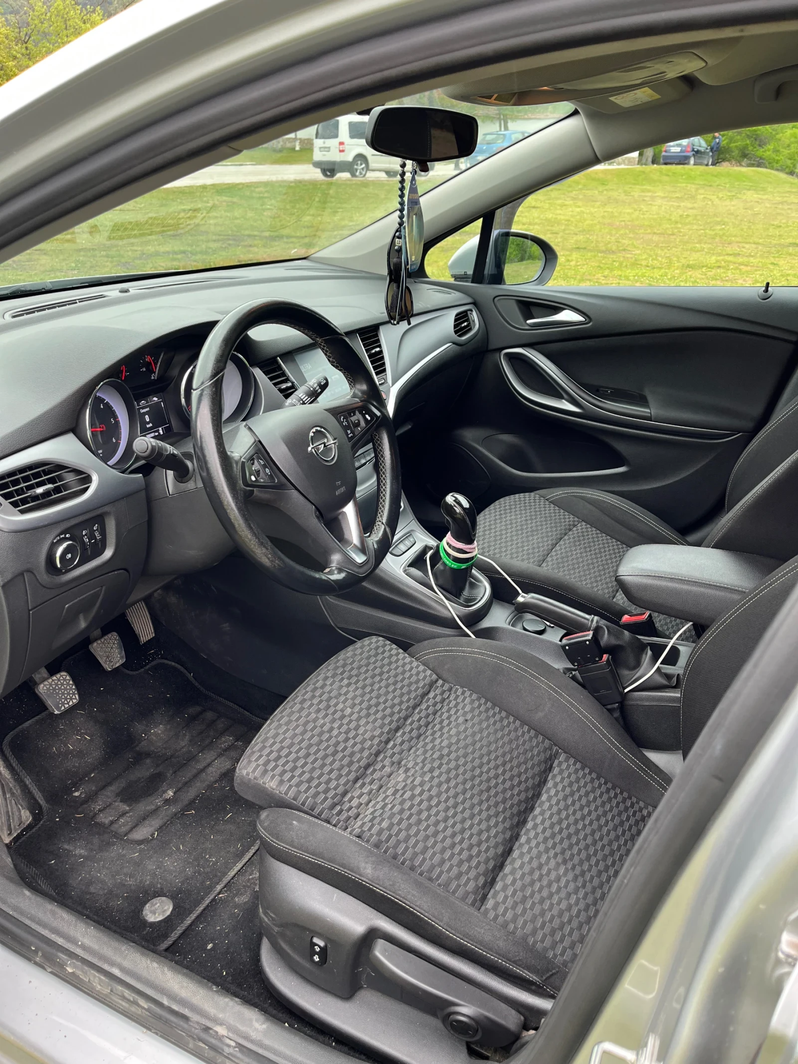Opel Astra Sport Tourer, снимка 12 - Автомобили и джипове - 54381482