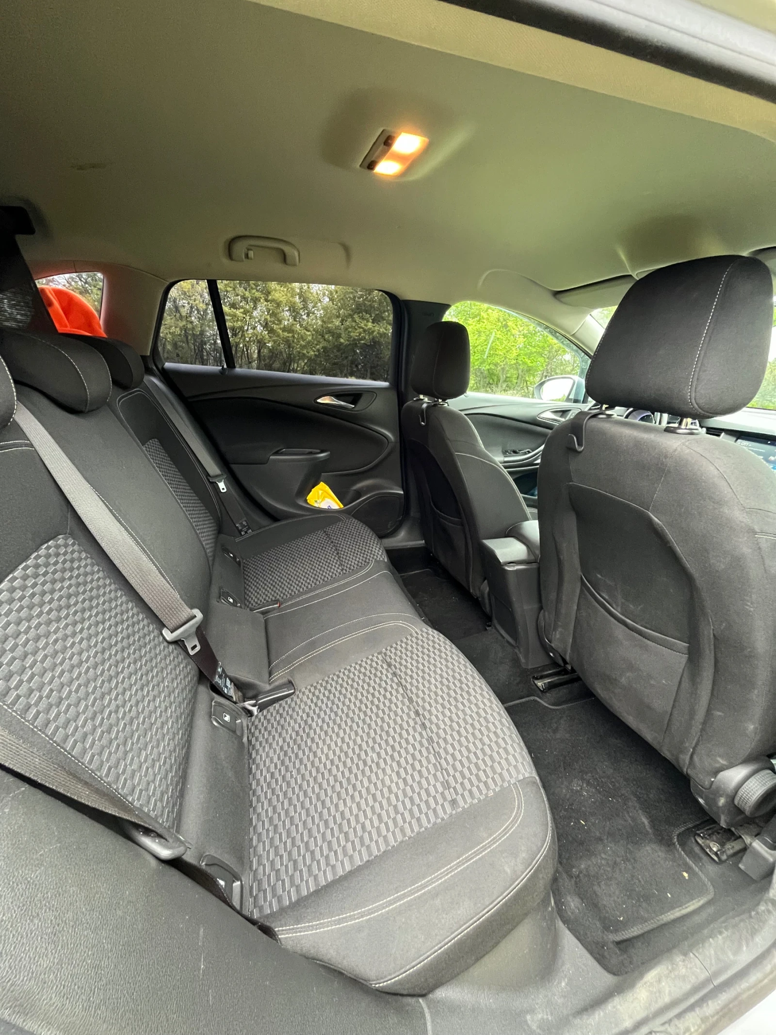 Opel Astra Sport Tourer, снимка 14 - Автомобили и джипове - 54381482