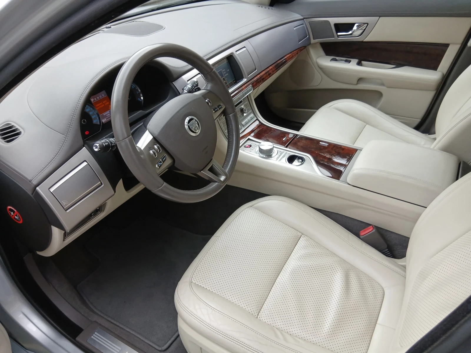 Jaguar Xf 4.2i-V8-300ps, , УНИКАТ, , , снимка 8 - Автомобили и джипове - 54457405