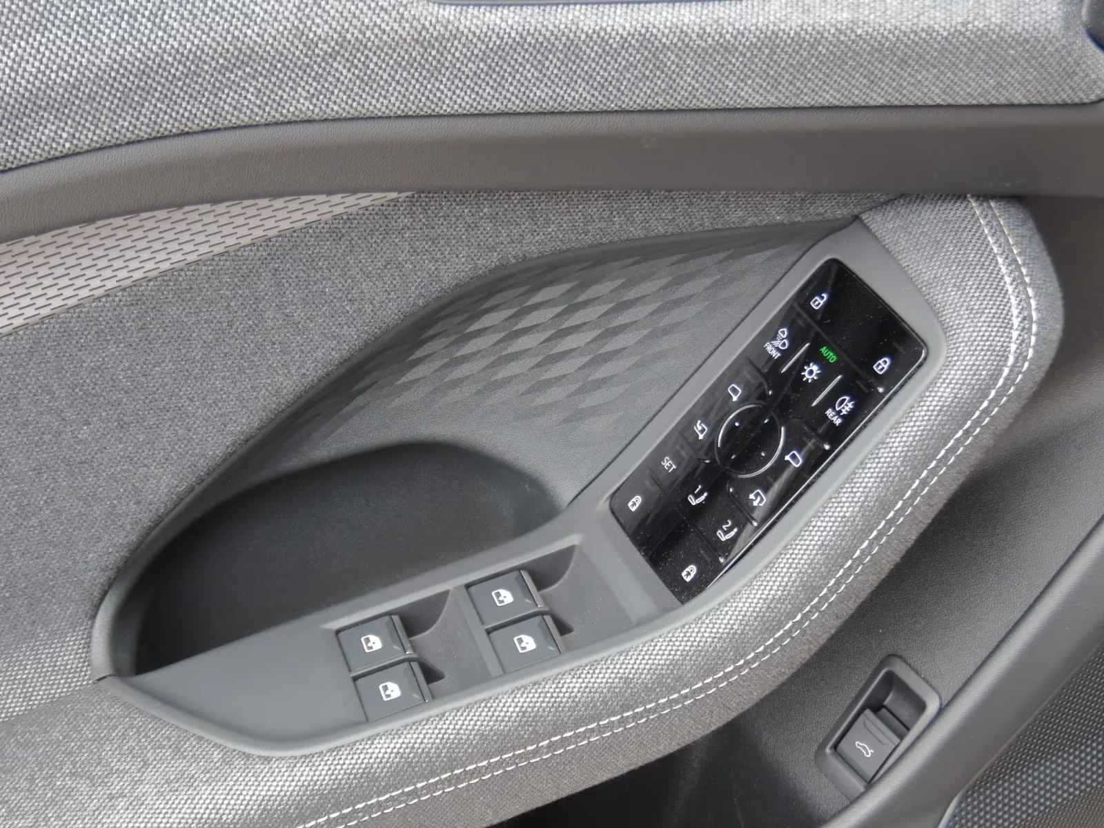 Audi A6 40 TFSI / S-LINE / MMI DISPLAY / MATRIX / 360 /, снимка 6 - Автомобили и джипове - 55281686