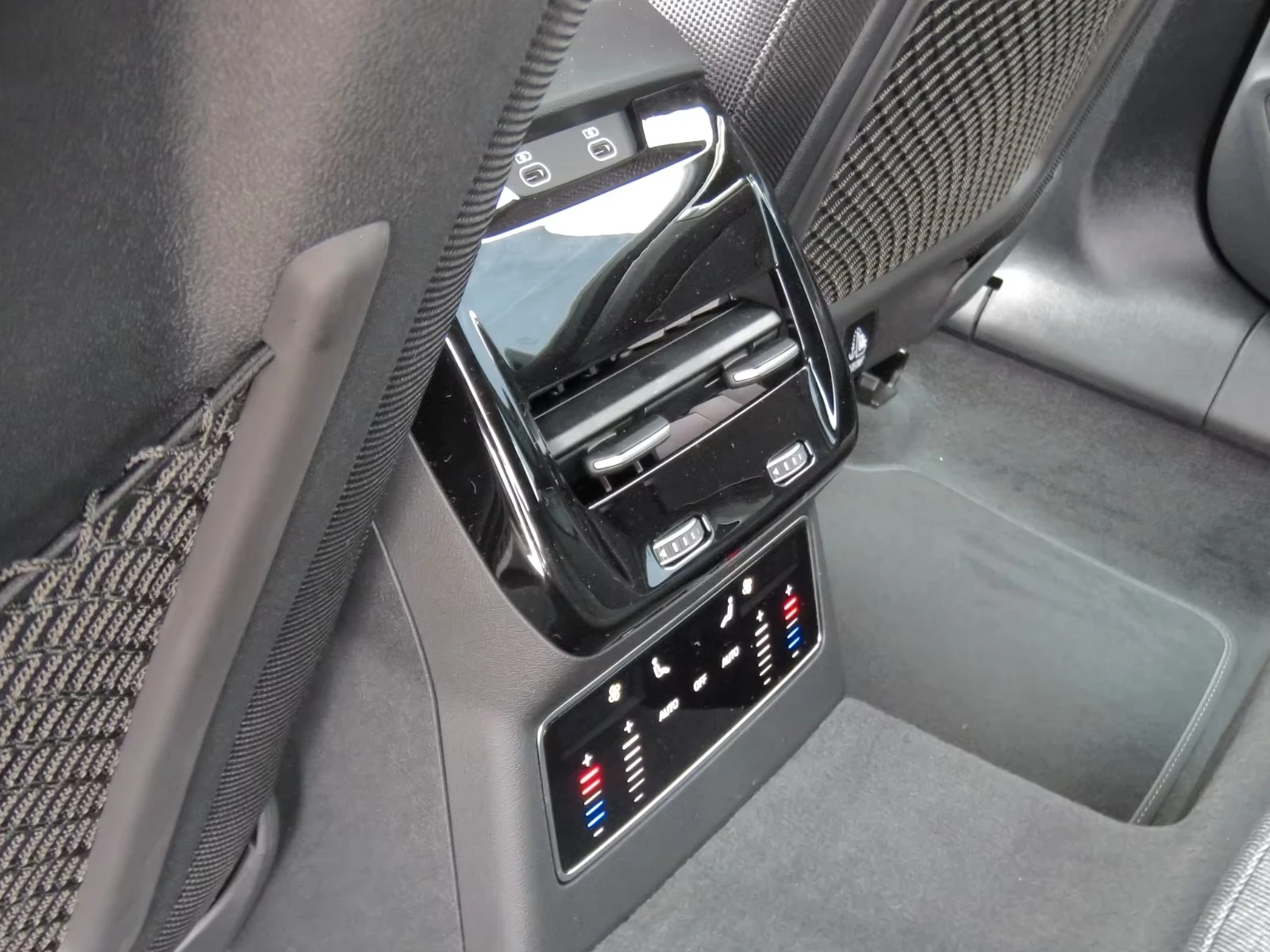Audi A6 40 TFSI / S-LINE / MMI DISPLAY / MATRIX / 360 /, снимка 15 - Автомобили и джипове - 55281686