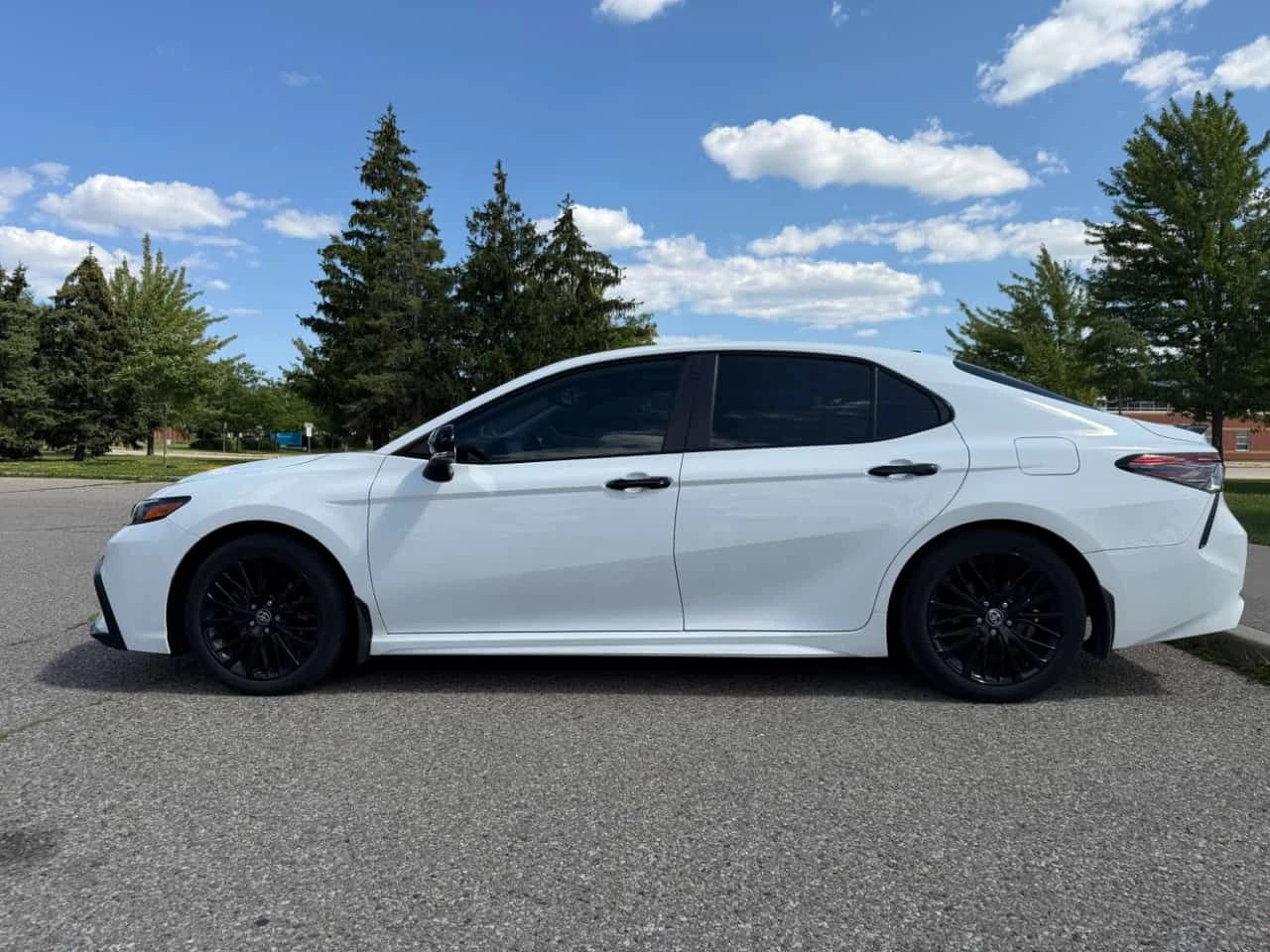 Toyota Camry * SE * CARFAX * БЕЗ ПЪРВОНАЧАЛНА ВНОСКА, снимка 2 - Автомобили и джипове - 55415106