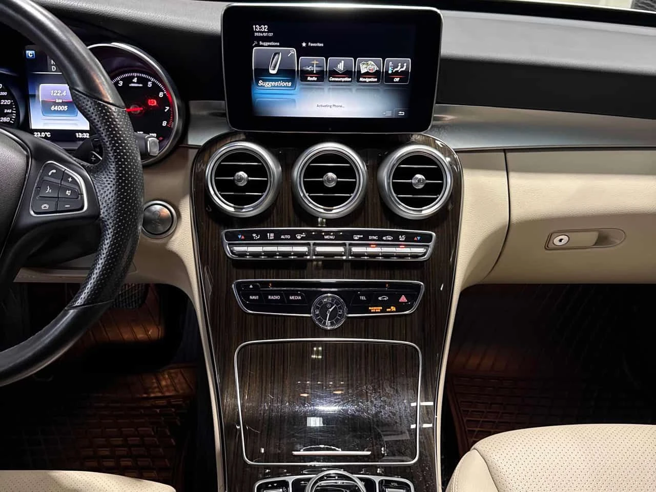 Mercedes-Benz C 300 * DISTRONIC* PANORAMA* , снимка 9 - Автомобили и джипове - 55448420
