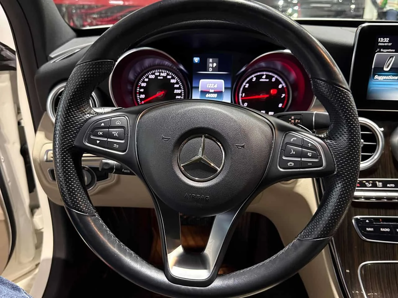 Mercedes-Benz C 300 * DISTRONIC* PANORAMA* , снимка 16 - Автомобили и джипове - 55448420