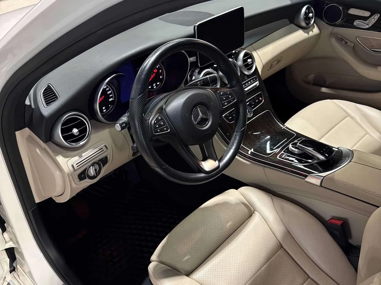 Mercedes-Benz C 300 * DISTRONIC* PANORAMA* , снимка 5 - Автомобили и джипове - 55448420