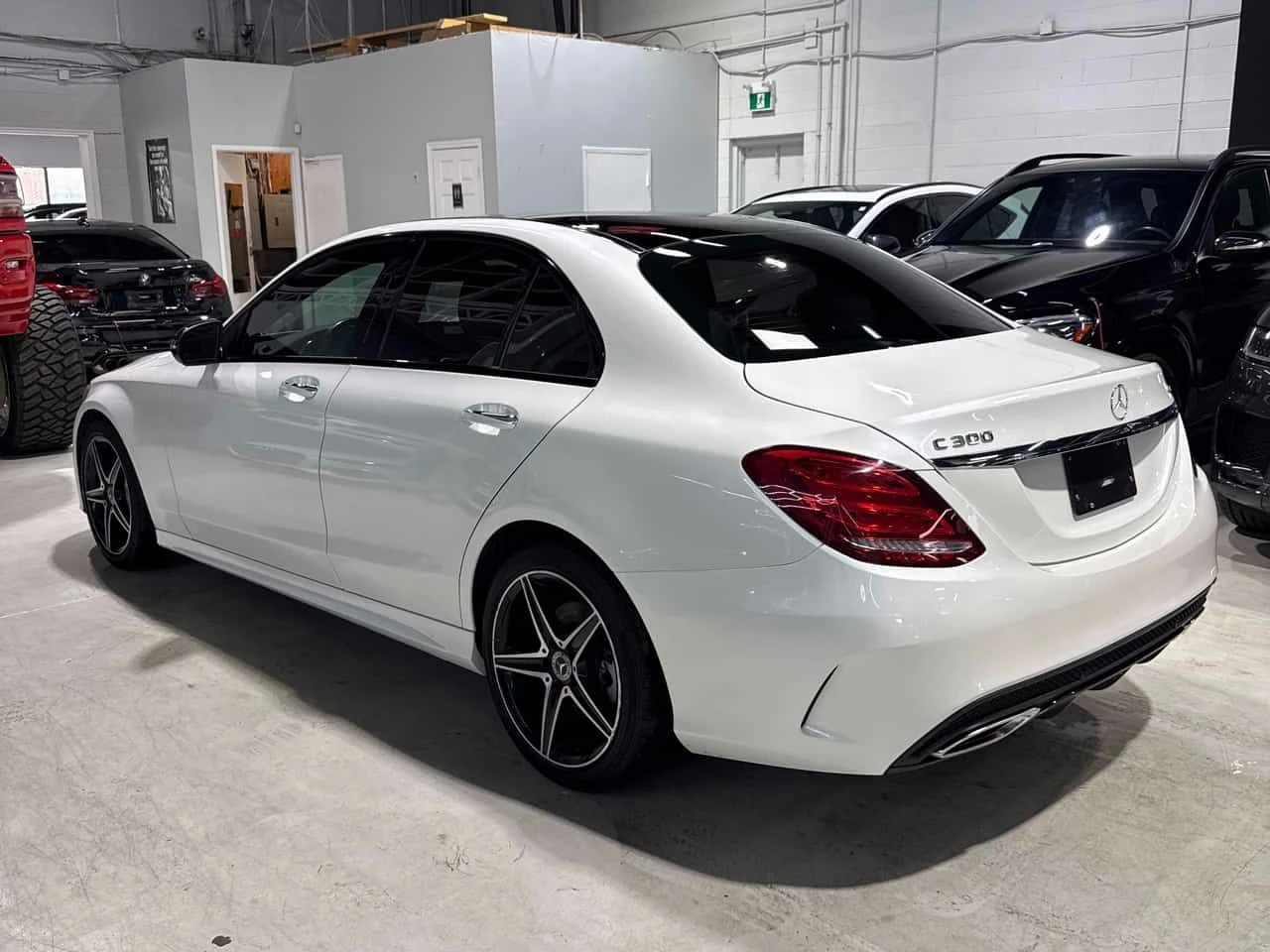Mercedes-Benz C 300 * DISTRONIC* PANORAMA* , снимка 2 - Автомобили и джипове - 55448420