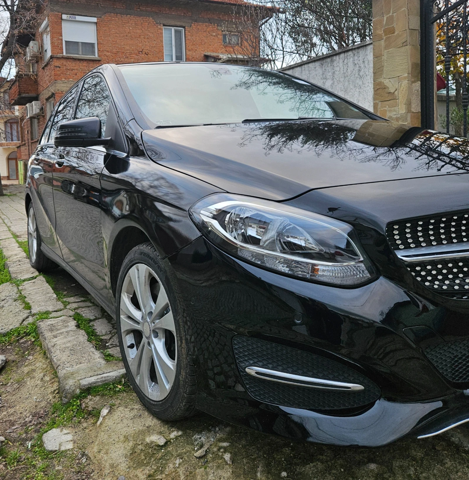 Mercedes-Benz B 250 2.0 турбо, снимка 3 - Автомобили и джипове - 55477826