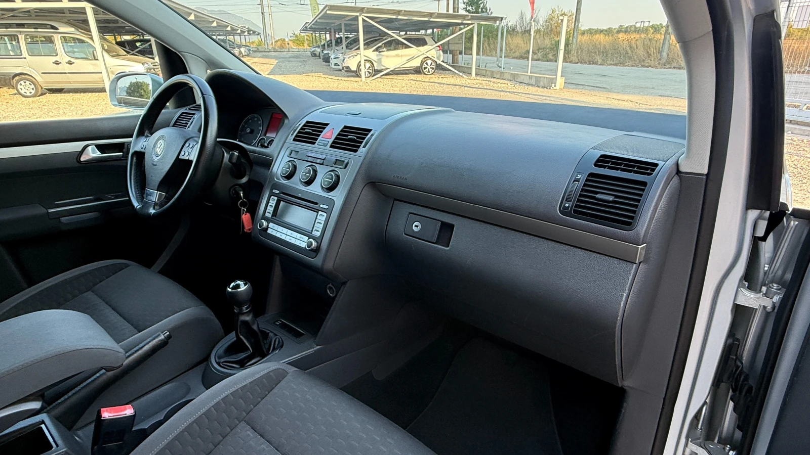 VW Touran 1.6GPL-102кс/ГАЗ/Face/НОВ ВНОС ОТ ИТАЛИЯ, снимка 14 - Автомобили и джипове - 55817229