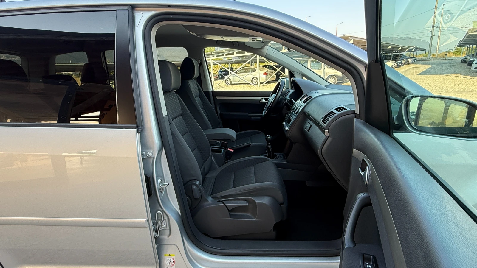 VW Touran 1.6GPL-102кс/ГАЗ/Face/НОВ ВНОС ОТ ИТАЛИЯ, снимка 13 - Автомобили и джипове - 55817229