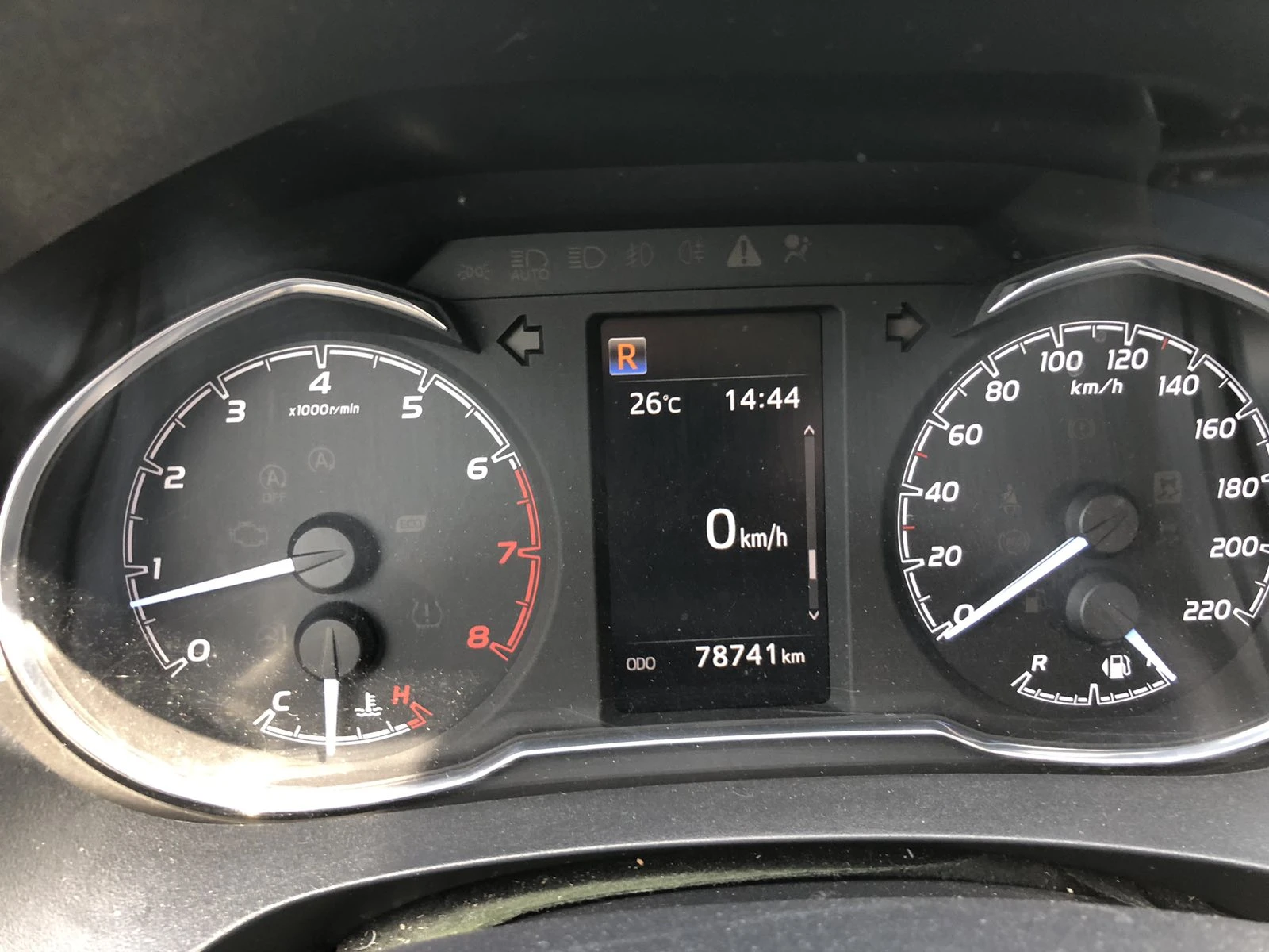 Toyota Yaris 1.5 CVT 5D Luna, снимка 14 - Автомобили и джипове - 56019779