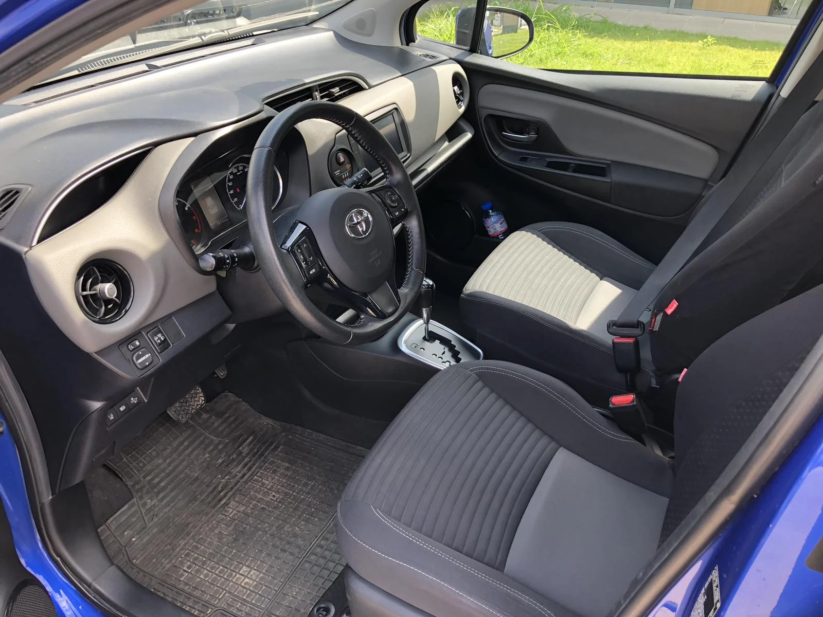 Toyota Yaris 1.5 CVT 5D Luna, снимка 12 - Автомобили и джипове - 56019779