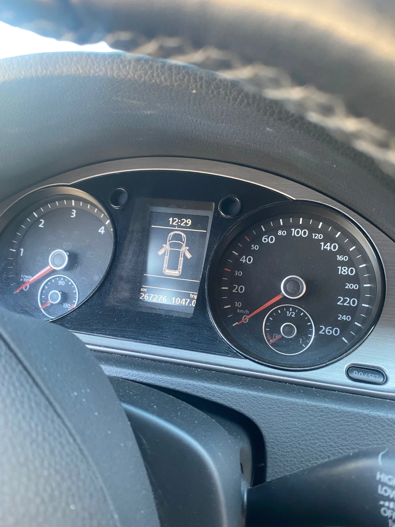 VW Passat Комби, снимка 7 - Автомобили и джипове - 56439234