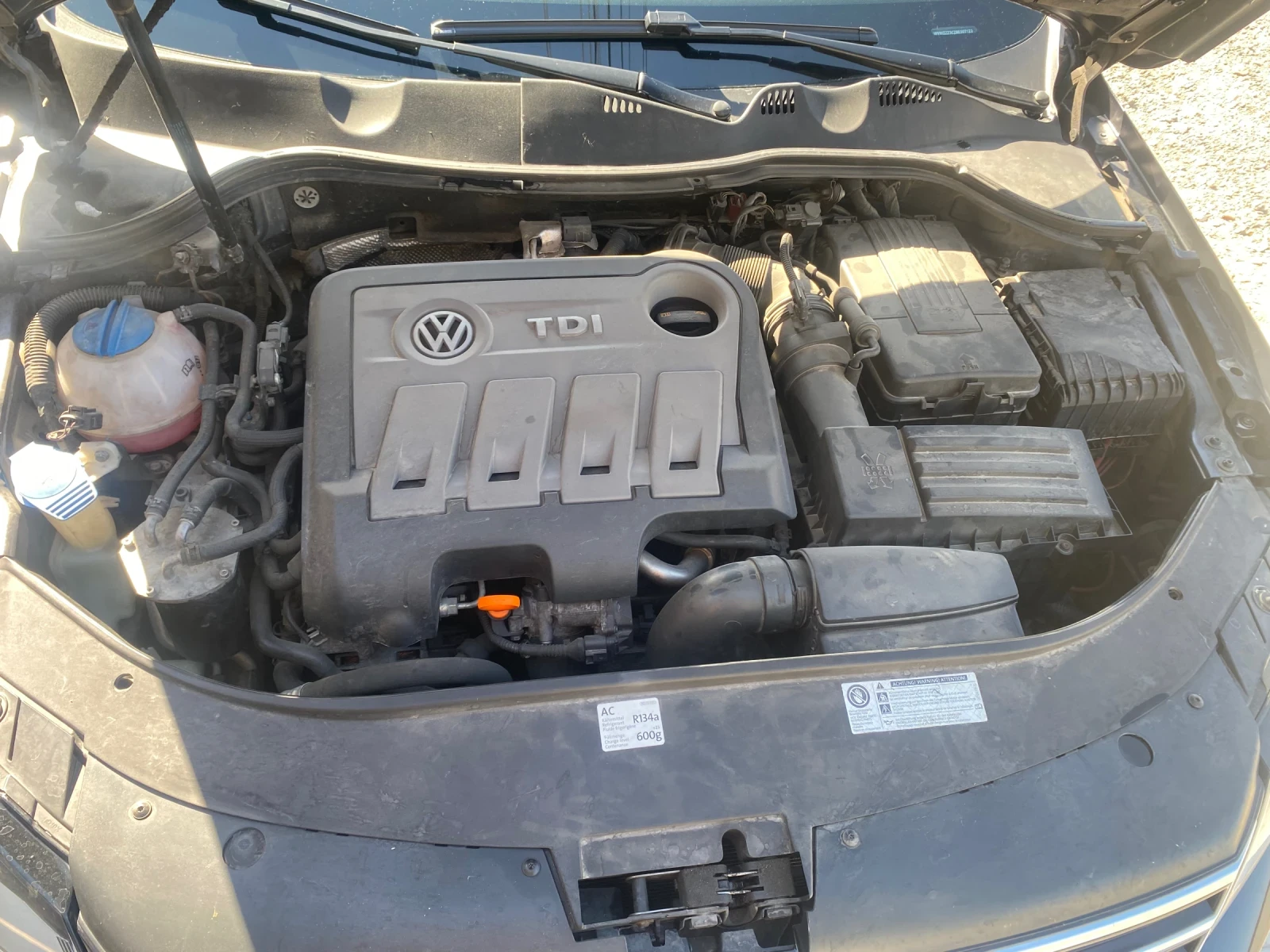 VW Passat Комби, снимка 9 - Автомобили и джипове - 56439234