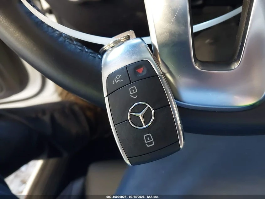 Mercedes-Benz EQB 250 Suv, снимка 11 - Автомобили и джипове - 56624120