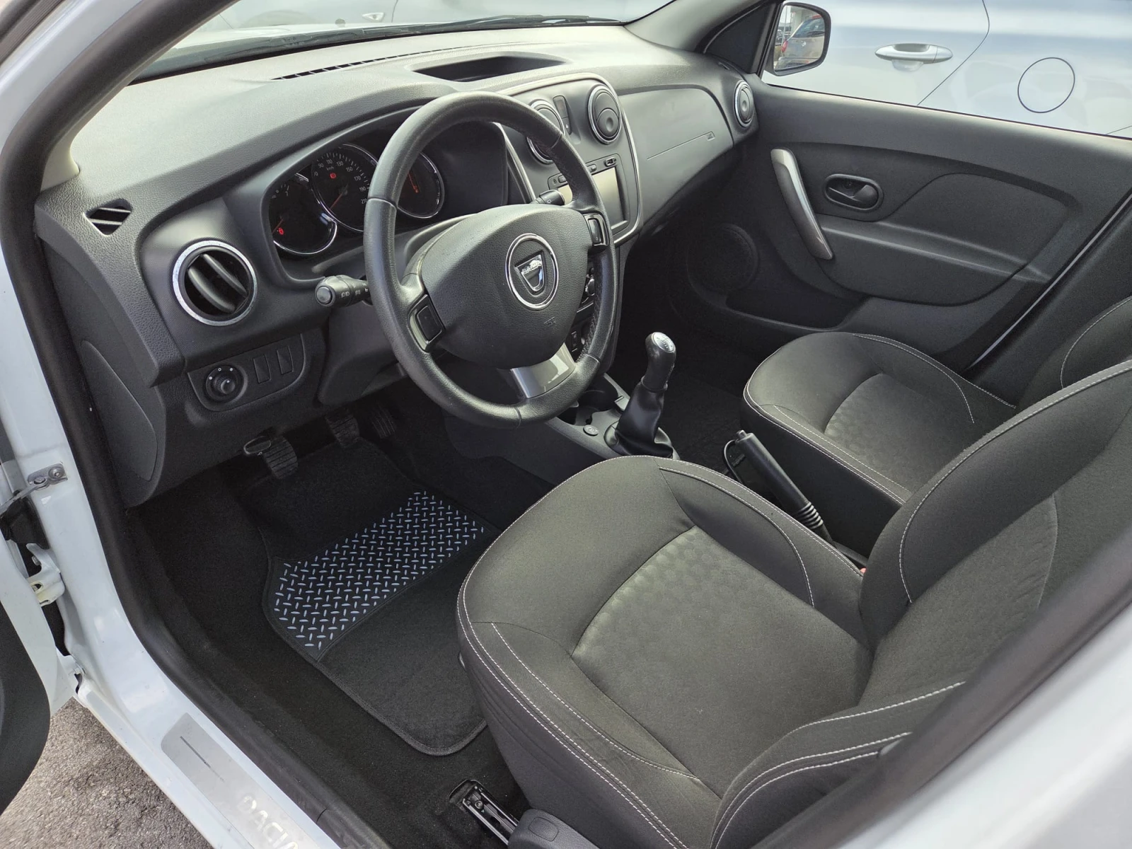 Dacia Logan 1.2 GPL, снимка 7 - Автомобили и джипове - 56677059