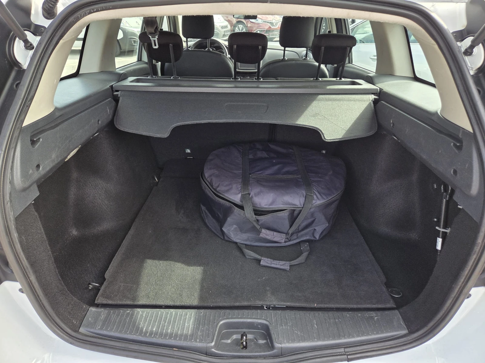 Dacia Logan 1.2 GPL, снимка 13 - Автомобили и джипове - 56677059