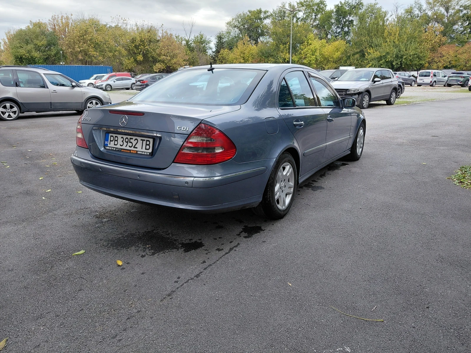 Mercedes-Benz E 270, снимка 4 - Автомобили и джипове - 56719340