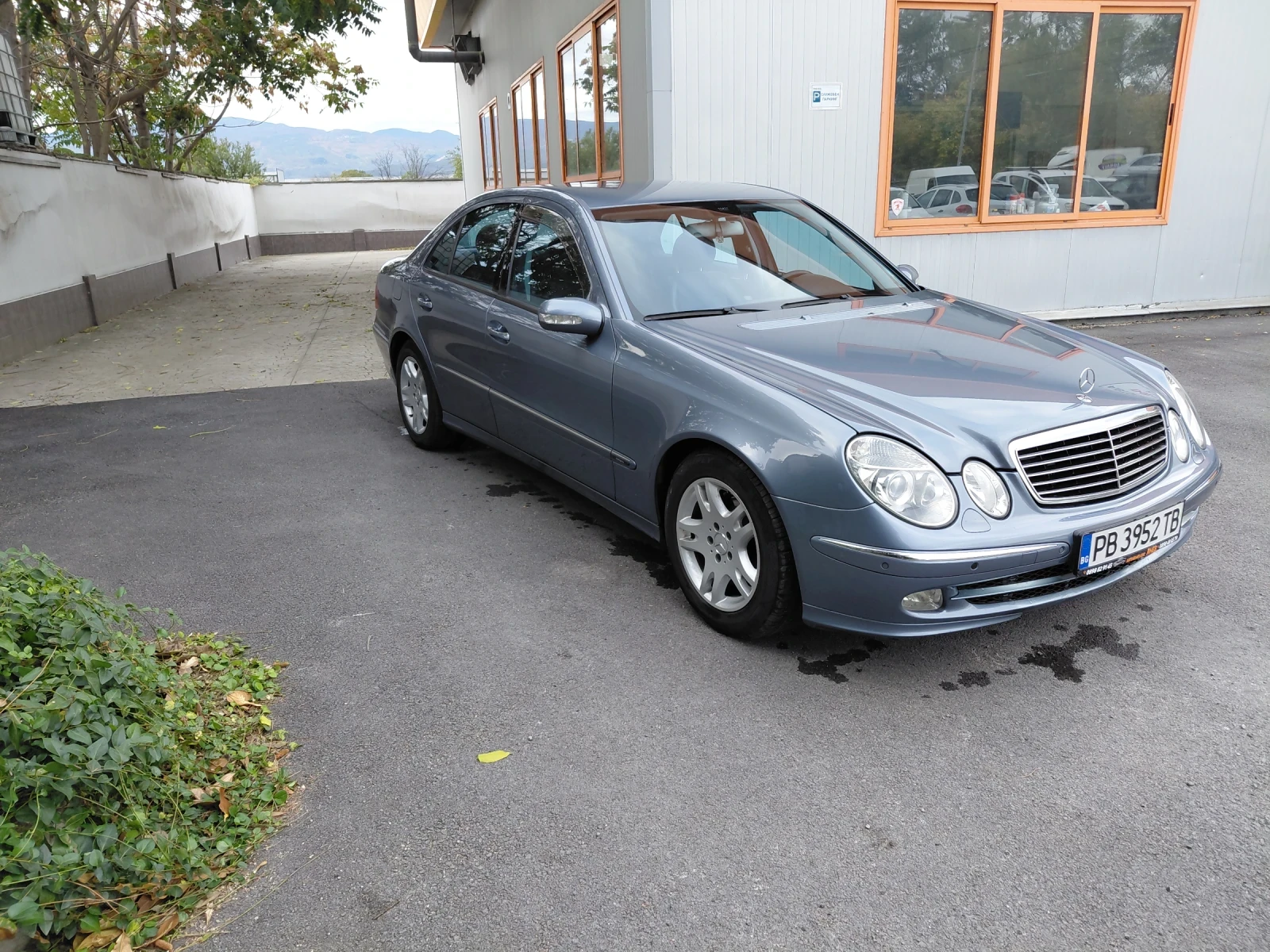 Mercedes-Benz E 270, снимка 3 - Автомобили и джипове - 56719340