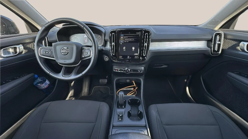 Volvo XC40 2.0 B4, снимка 8 - Автомобили и джипове - 47954125