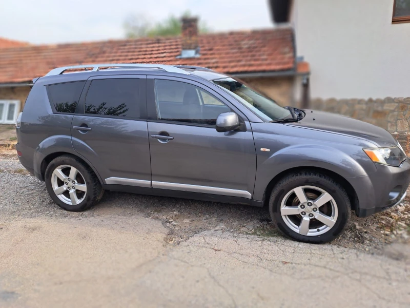 Mitsubishi Outlander, снимка 4 - Автомобили и джипове - 48268253