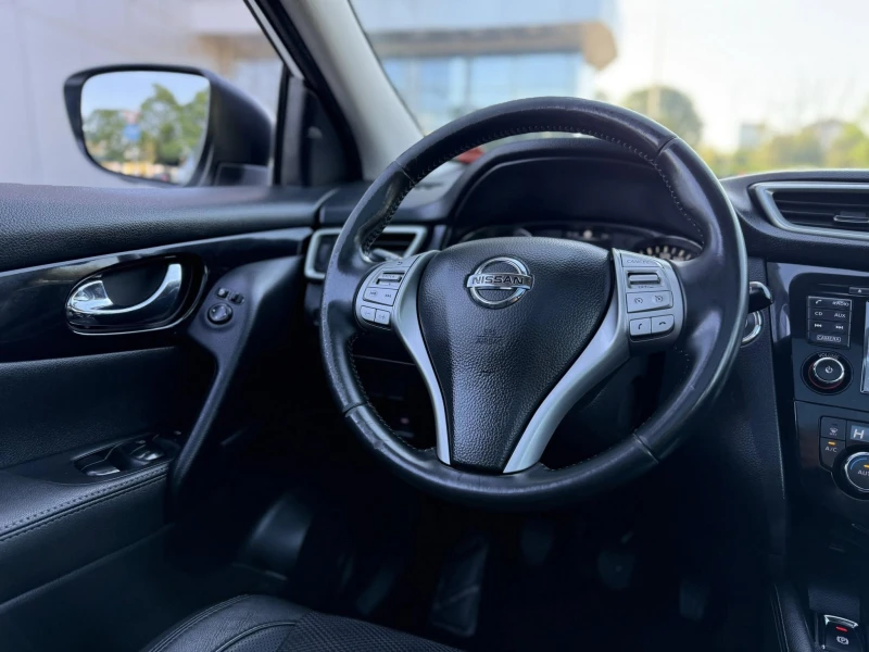Nissan Qashqai 1.6 T, снимка 11 - Автомобили и джипове - 53186004