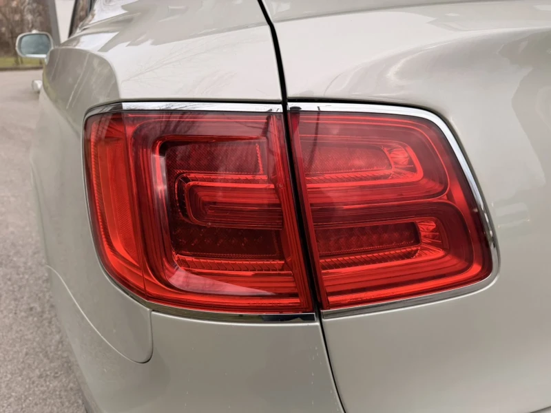 Bentley Bentayga 4.0d / V8, снимка 16 - Автомобили и джипове - 53535715