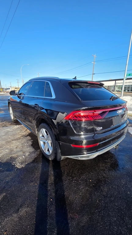 Audi Q8 * Progressiv * CARFAX * 360 * ПОДГРЕВИ * ОБДУХВАНЕ - изображение 2