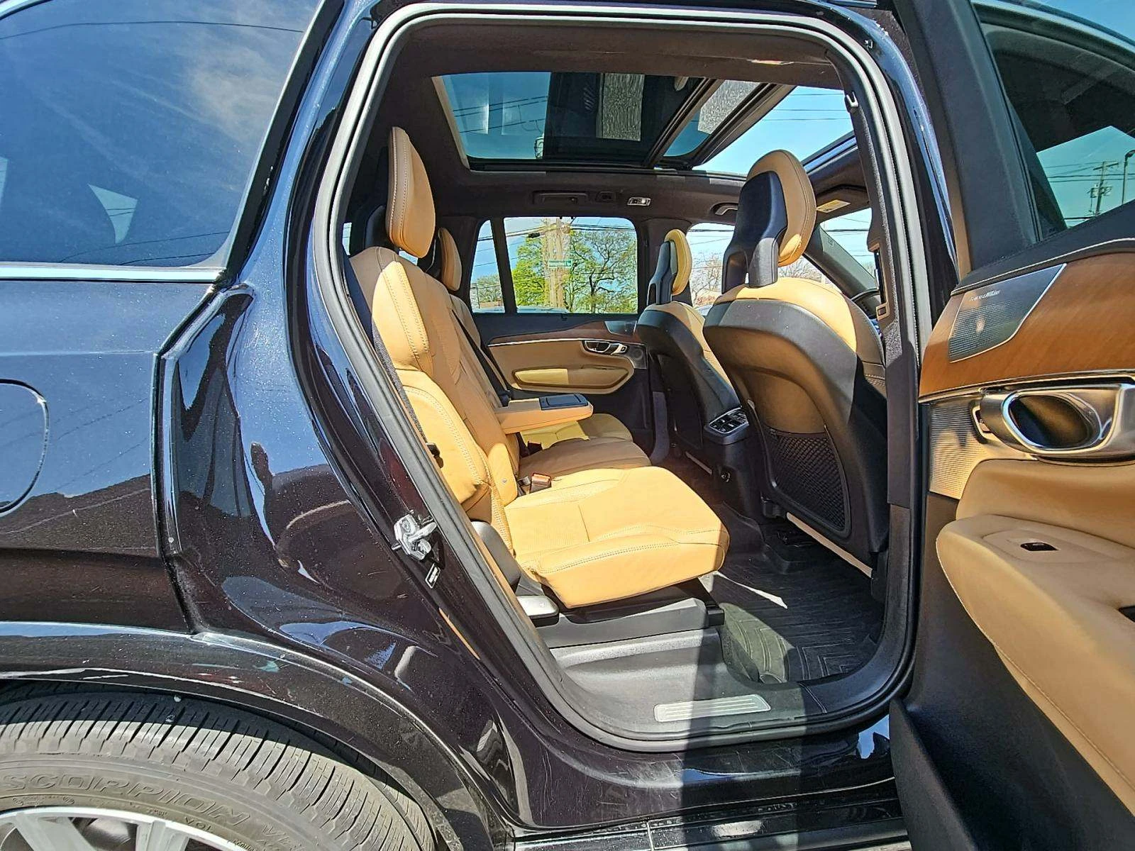Volvo Xc90 T6 INSCRIPTION Обдухване* 360* Bowers&Wilkins* Дис - изображение 8
