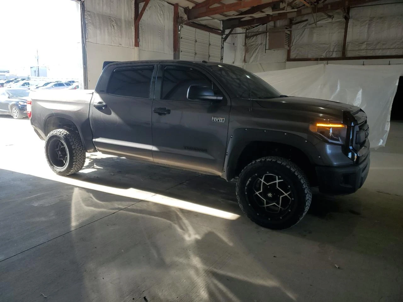 Toyota Tundra CREWMAX SR5 5.7L - изображение 4