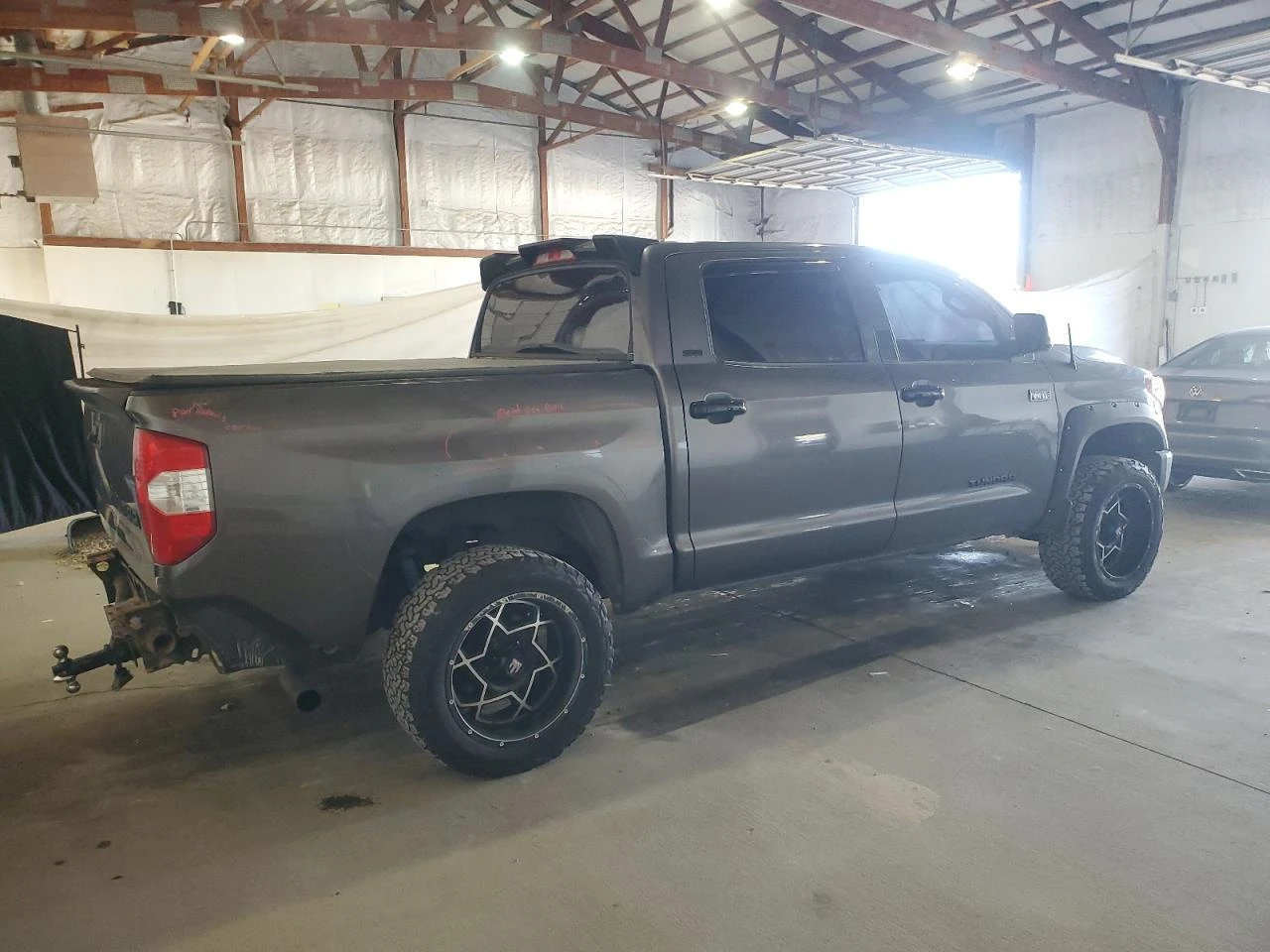 Toyota Tundra CREWMAX SR5 5.7L - изображение 3