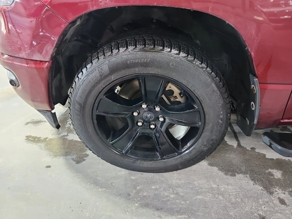 Dodge RAM 1500 * SPORT CREW CAB SHORT BED * CARFAX * БЕЗ ПЪРВОНАЧ - изображение 6