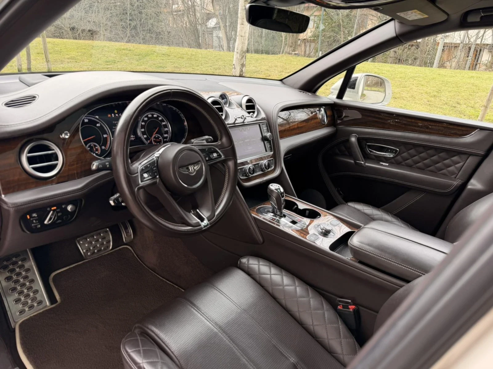 Bentley Bentayga 4.0d / V8 - изображение 9