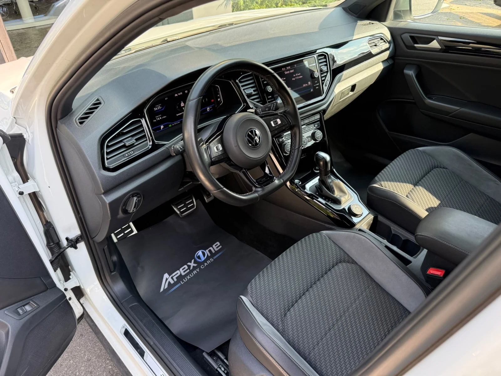 VW T-Roc AKRAPOVIC, снимка 9 - Автомобили и джипове - 55808668