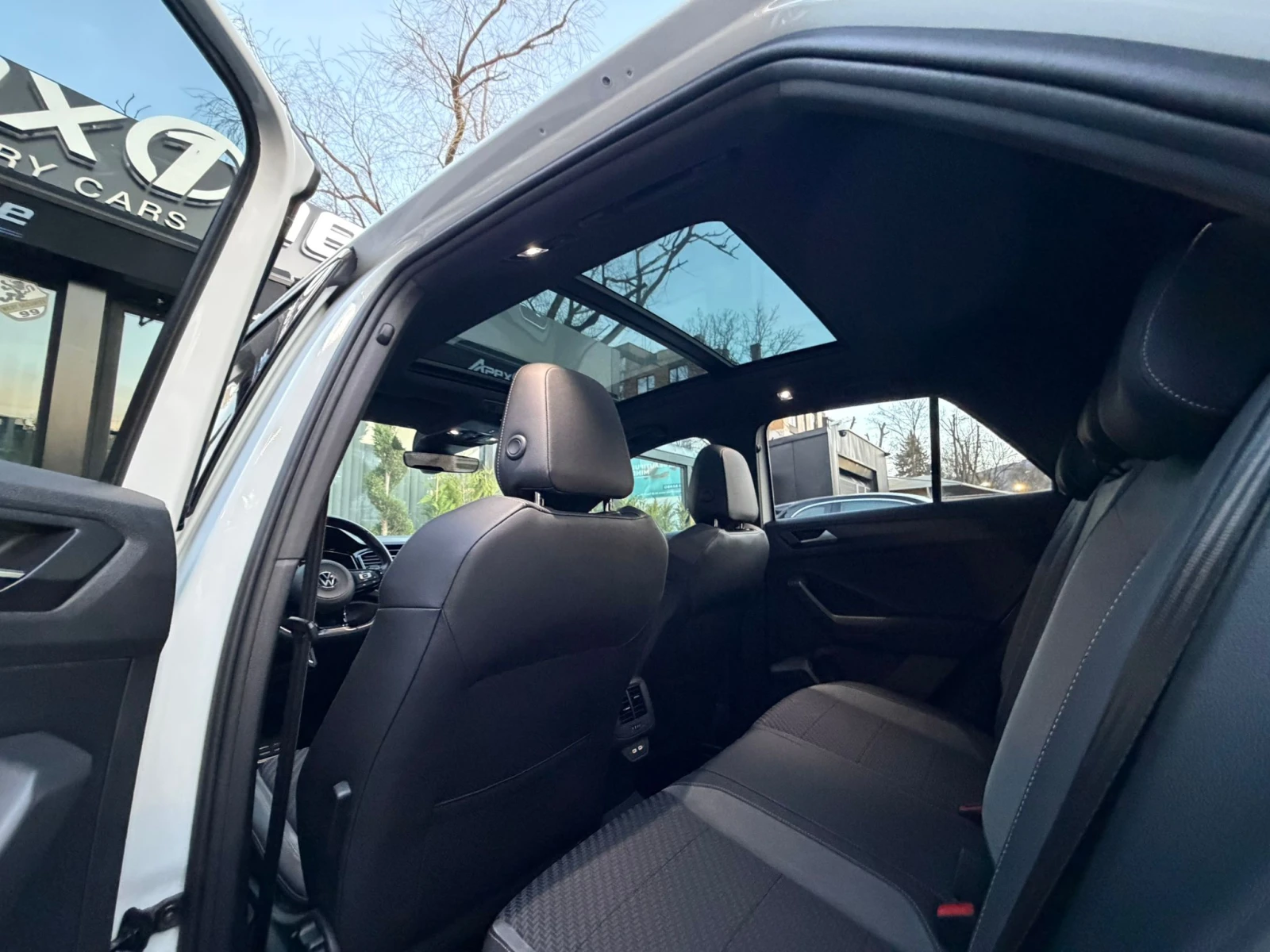 VW T-Roc AKRAPOVIC, снимка 11 - Автомобили и джипове - 53799916