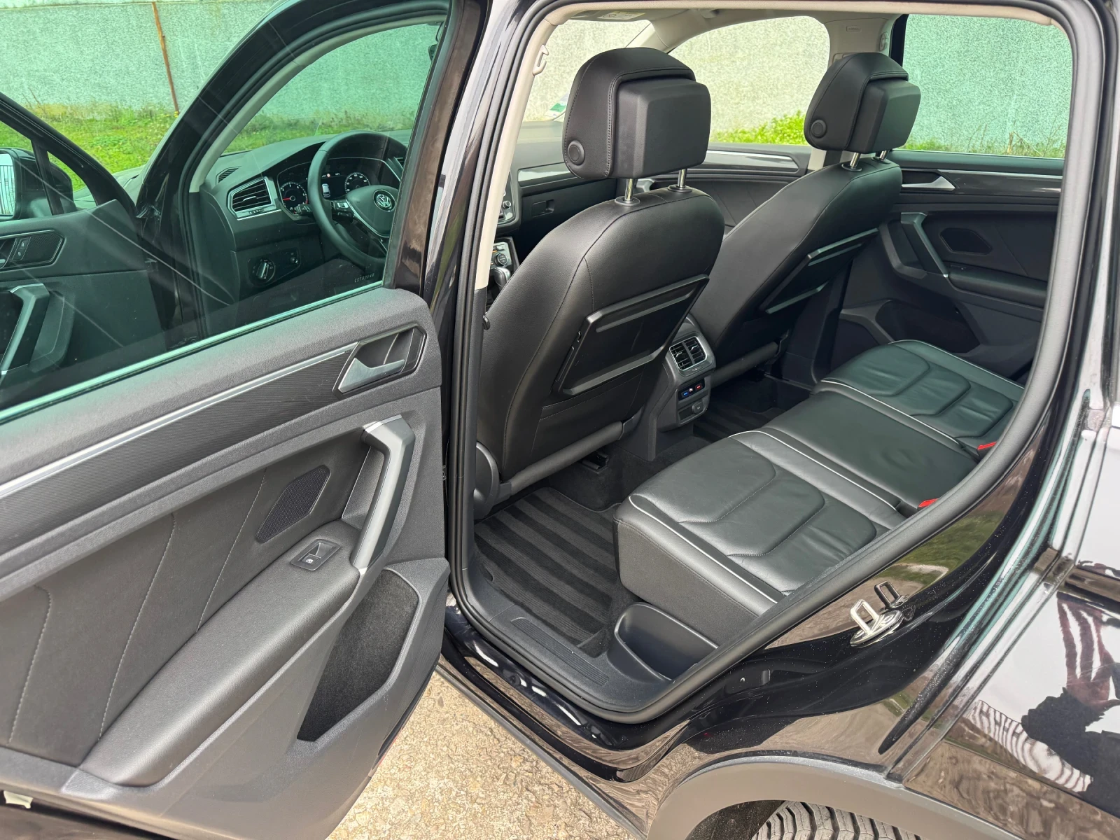 VW Tiguan 2.0TDI HIGHLINE 4Motion VIRTUAL HUD, снимка 7 - Автомобили и джипове - 53909047