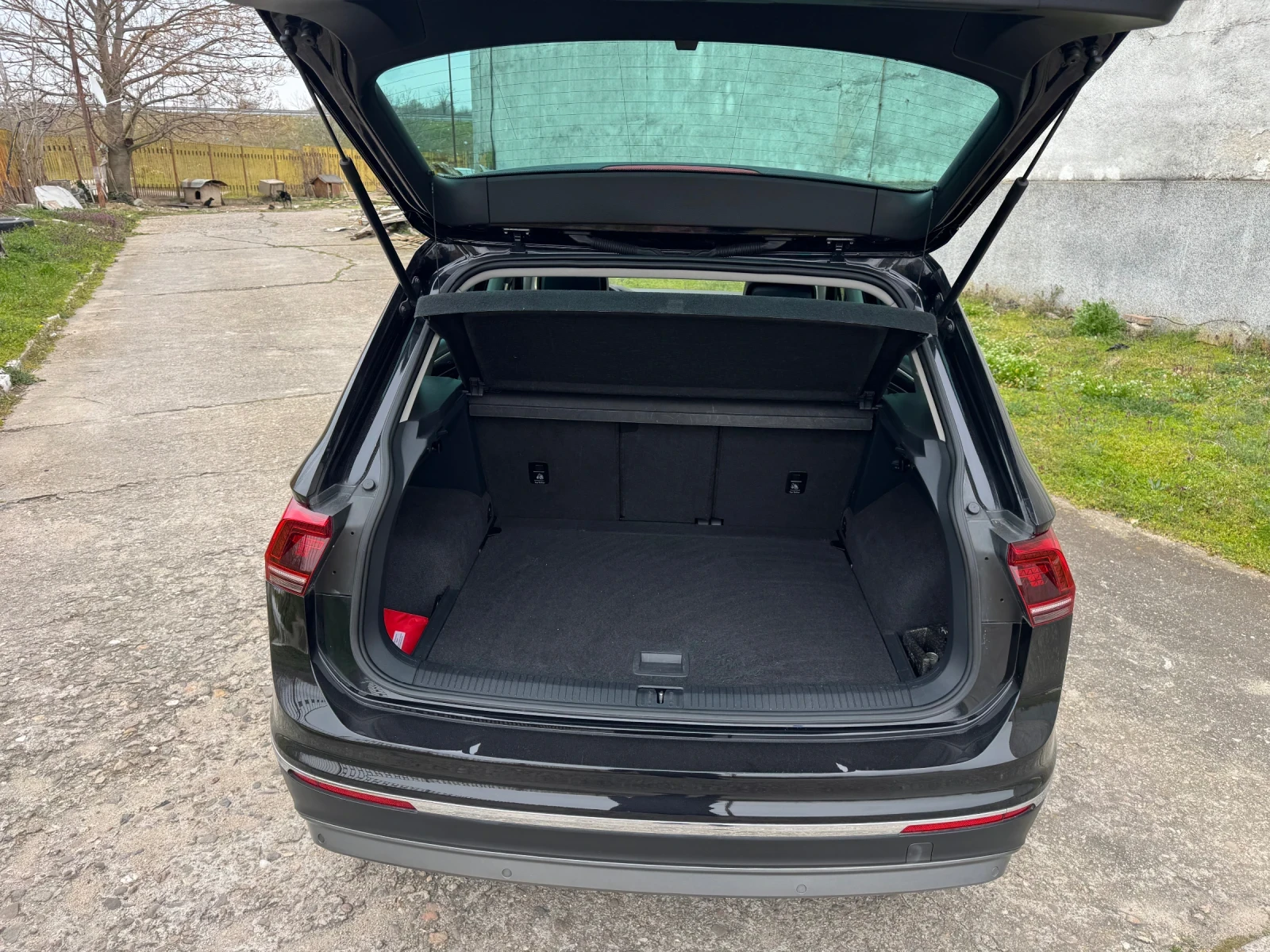 VW Tiguan 2.0TDI HIGHLINE 4Motion VIRTUAL HUD, снимка 13 - Автомобили и джипове - 53909047