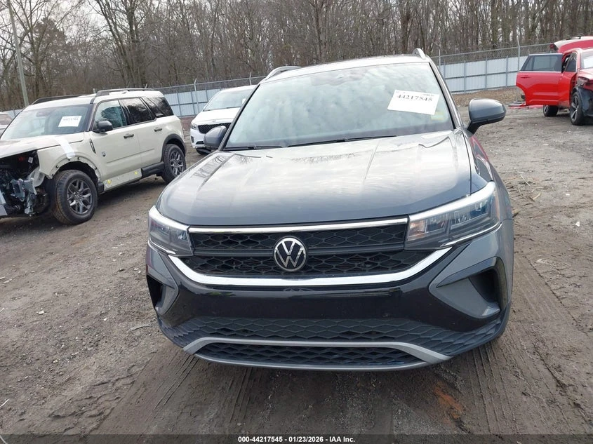 VW Taos * 1.5T Se* , снимка 12 - Автомобили и джипове - 53955624