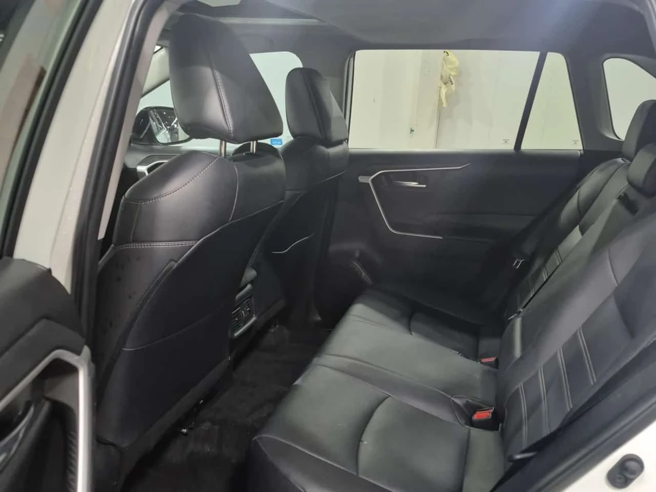 Toyota Rav4 * XLE * 2 КЛЮЧА* ШИБИДАХ* ПОДГРЕВИ* , снимка 11 - Автомобили и джипове - 54110040