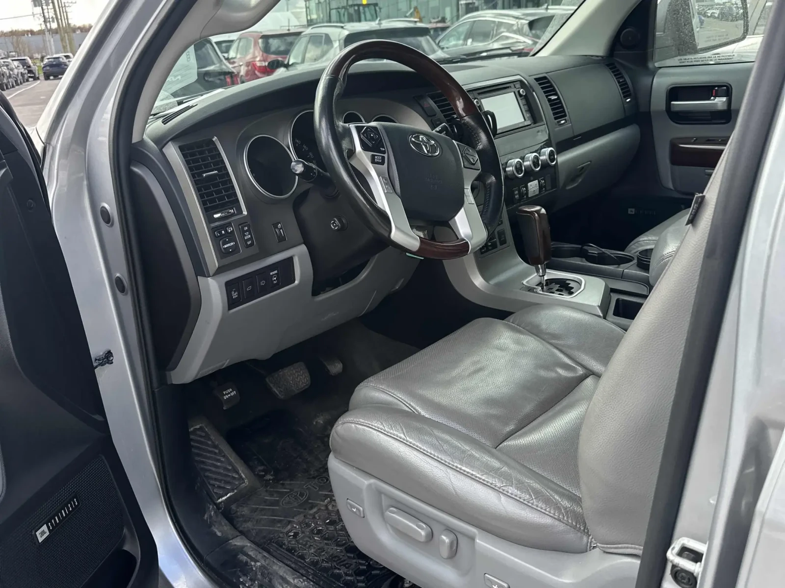 Toyota Sequoia PLATINUM* 5.7* 4WD, снимка 6 - Автомобили и джипове - 54559365