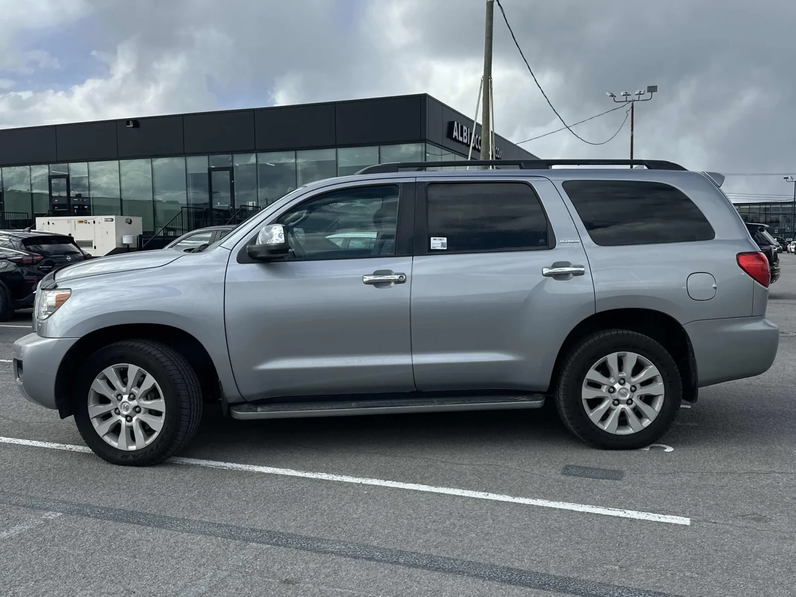 Toyota Sequoia PLATINUM* 5.7* 4WD, снимка 2 - Автомобили и джипове - 54559365