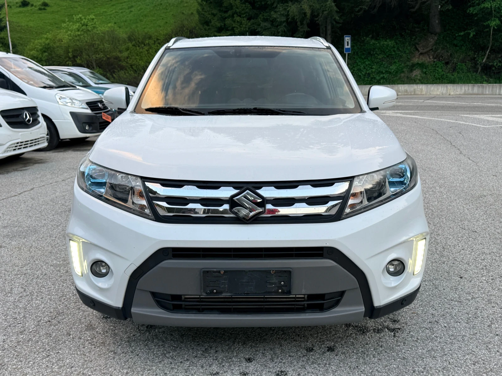 Suzuki Vitara LED* ДИСТРОНИК* КОЖА* CarPlay* KeyLess* РЕАЛНИ КМ*, снимка 6 - Автомобили и джипове - 54810462