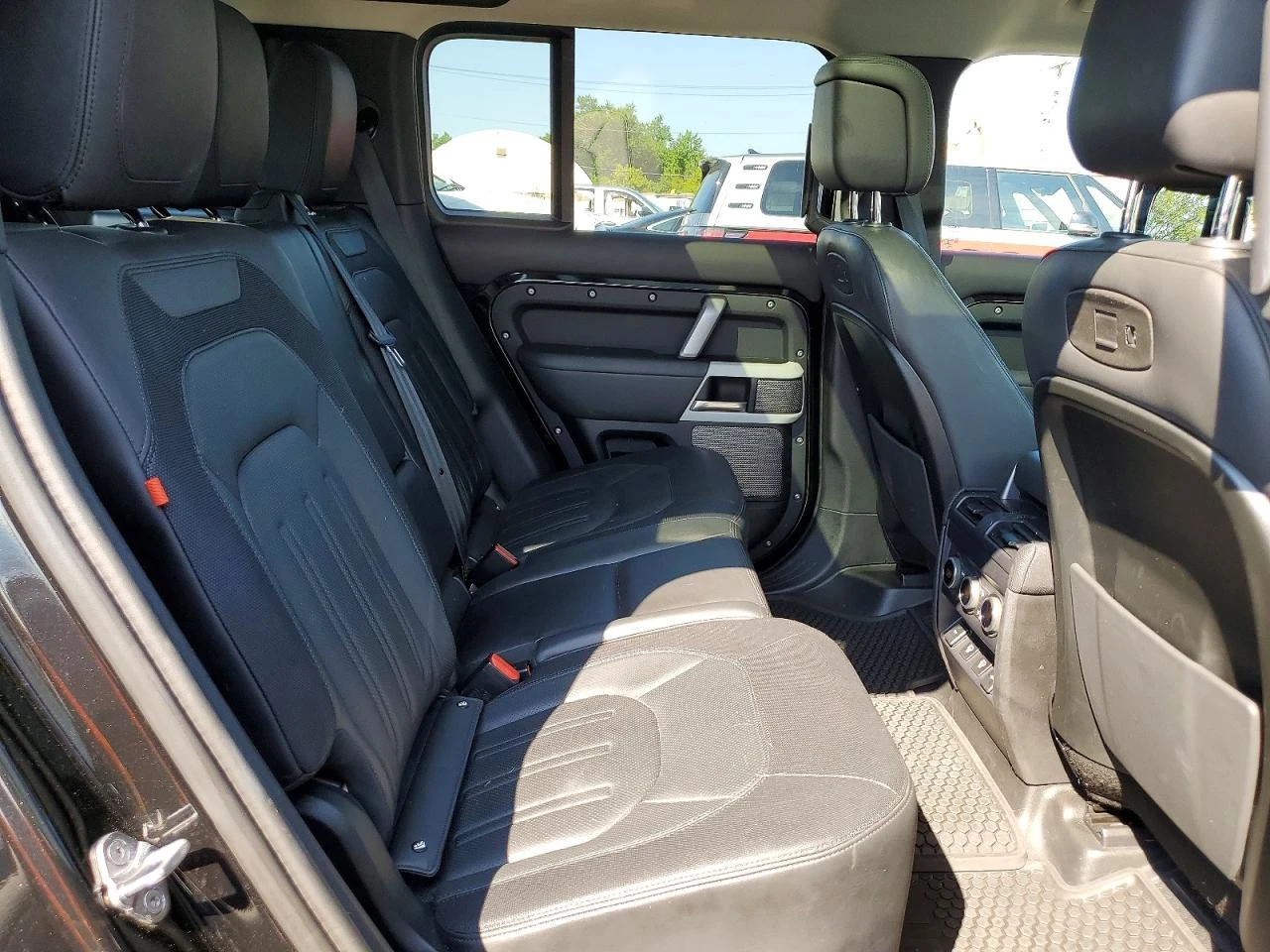 Land Rover Defender 3.0l 110 X-Dynamic Hse, снимка 11 - Автомобили и джипове - 56058225