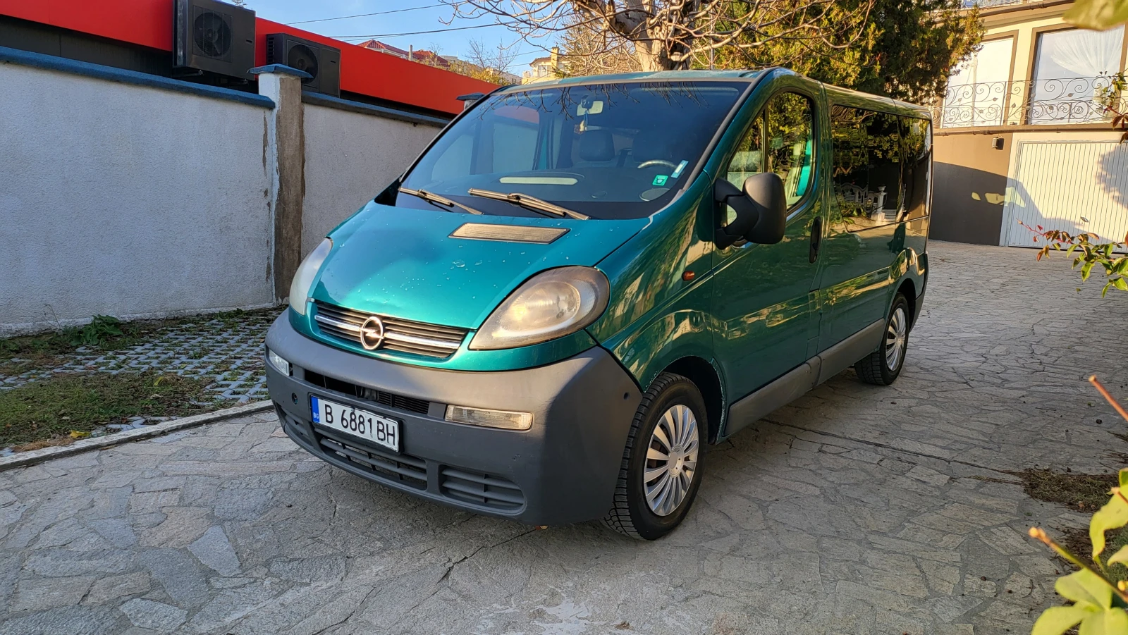 Opel Vivaro 1.9tdi/8+ 1/6ск. - изображение 3