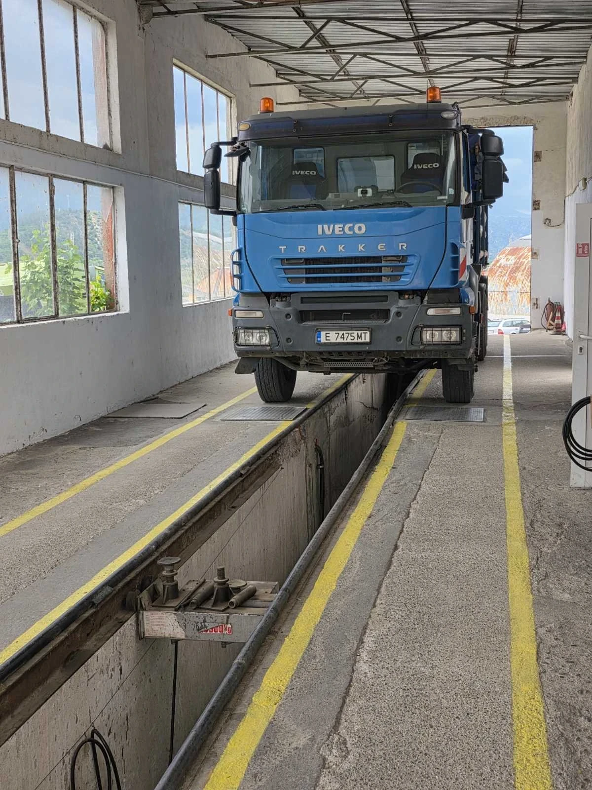 Iveco Trakker, снимка 8 - Камиони - 54635513