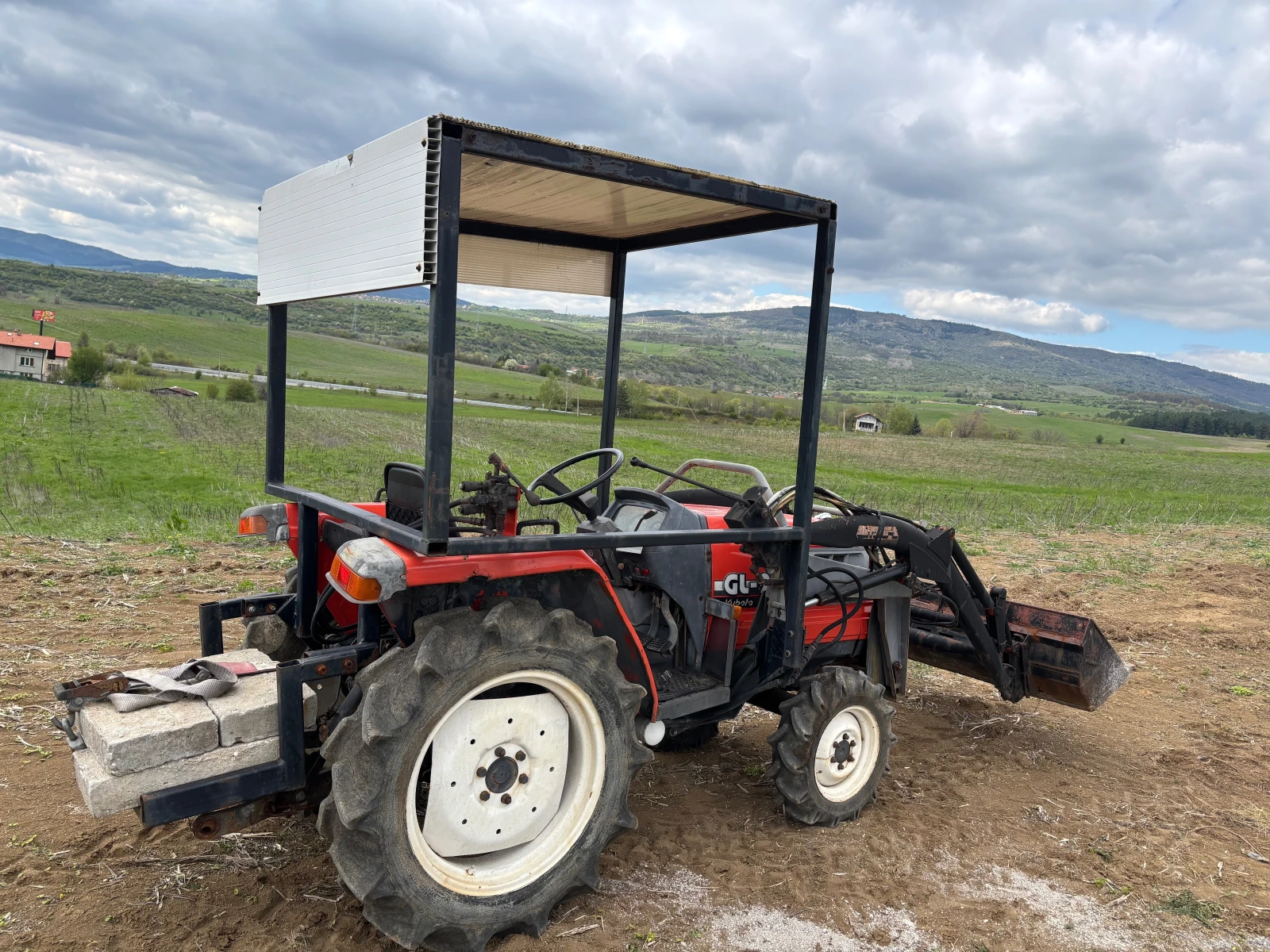 Трактор Kubota, снимка 2 - Селскостопанска техника - 55508063