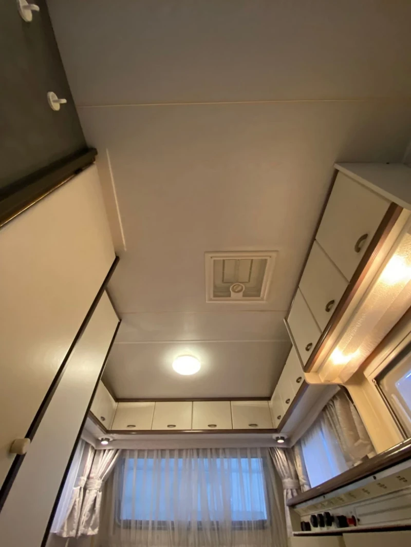 Каравана Hobby Classic, снимка 10 - Каравани и кемпери - 53052053