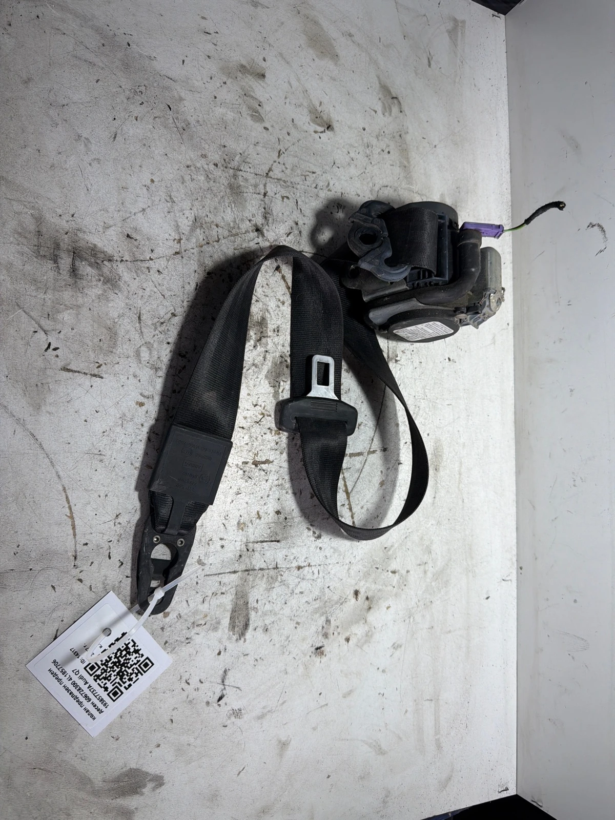 колан предпазен преден десен 606728300 4L1857706 193857737A  Audi Q7